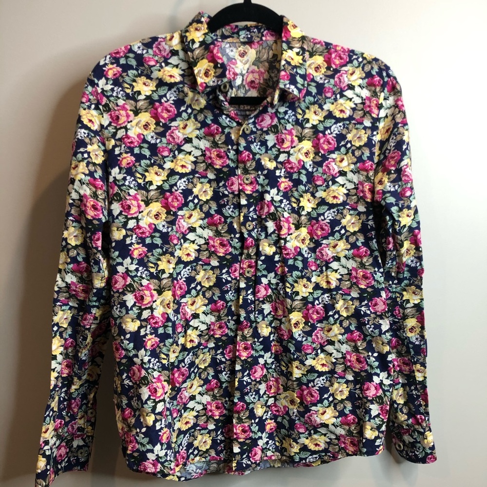 Foral shirt uni sex Mens small or womens Medium